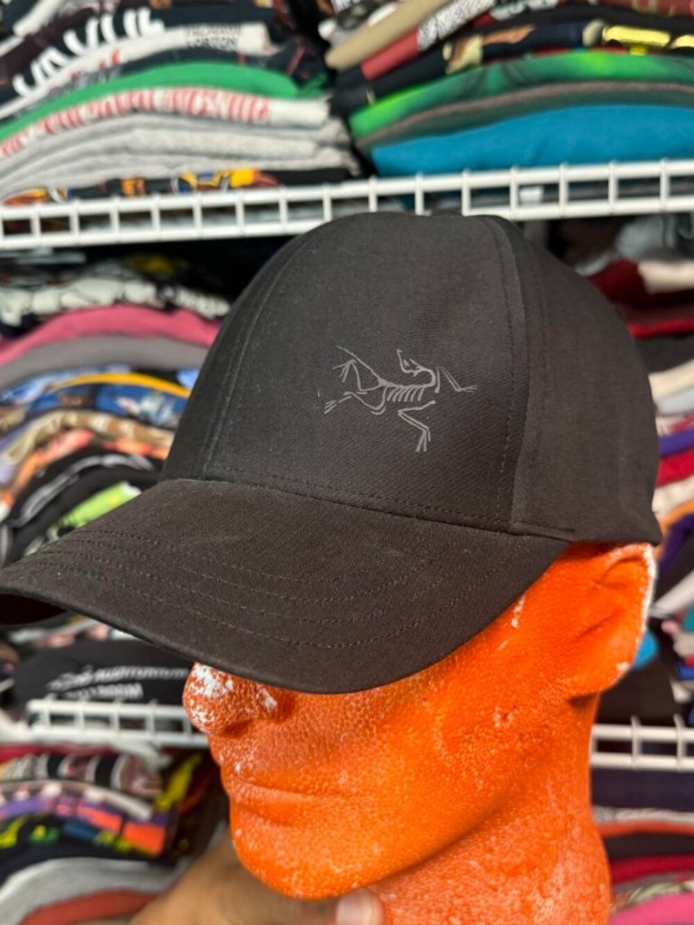 Arc’teryx snap back 6 panel black on black hat